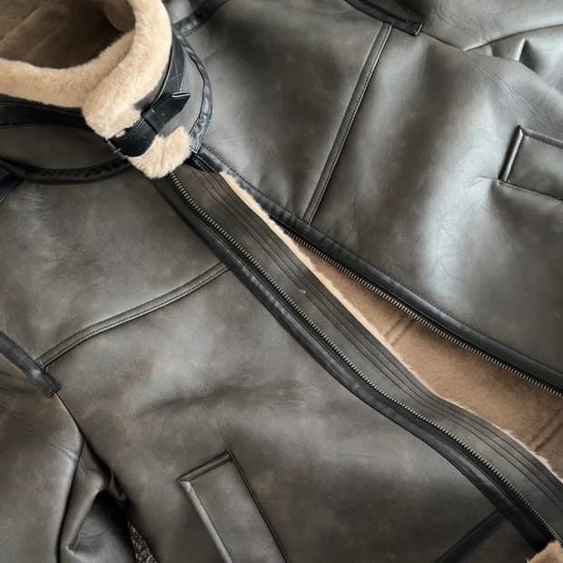 플리마켓🔥 버커루 빈티지 레더 하이넥 무스탕 블랙 (XL)