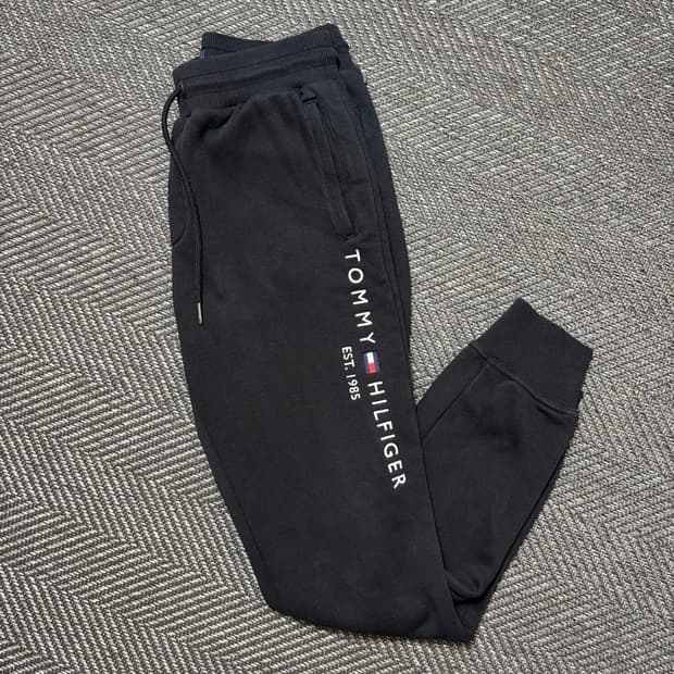 타미힐피거 로고 블랙 조거 스웨트 팬츠(S)