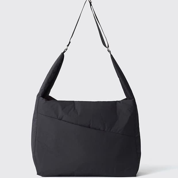 해칭룸 패디드백 사봅니다