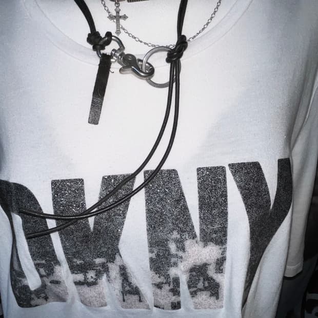 DKNY 00s 글리터반팔티셔츠오버핏 그런지유니섹스빈티지핀터펑크코르티스깔