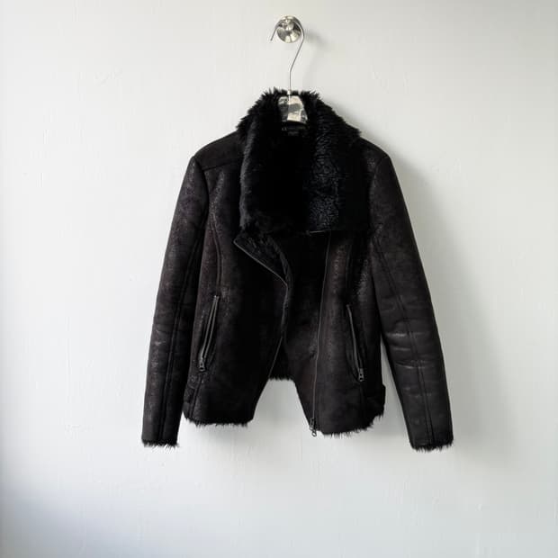 아르마니 익스체인지 무스탕