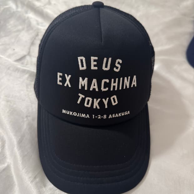 데우스 엑스 마키나 도쿄 캡모자