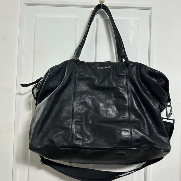 엠포리오 아르마니 카프스킨 레더 토트백