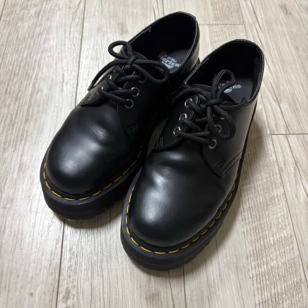 닥터마틴 1461 3홀 쿼드 230