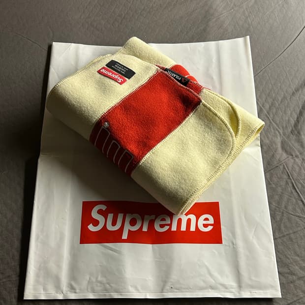 슈프림 18FW 폴라텍 스카프 머플러