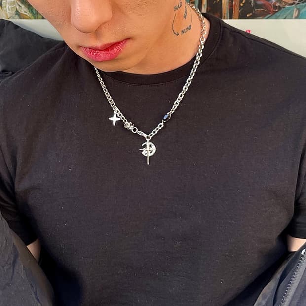 pcr053 The cross black necklace