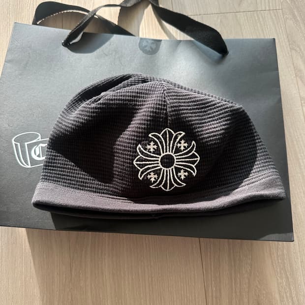 크롬하츠 스컬 크로스 로고 와플 비니 새상품