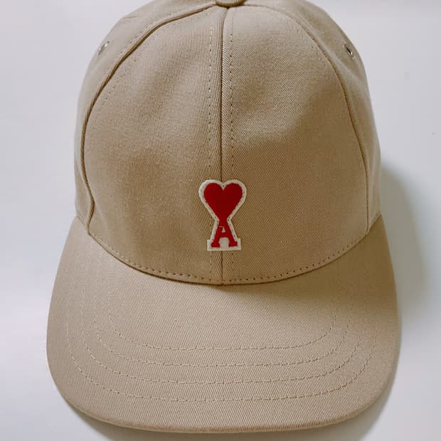 AMI 아미 로고 패치 베이지 볼캡