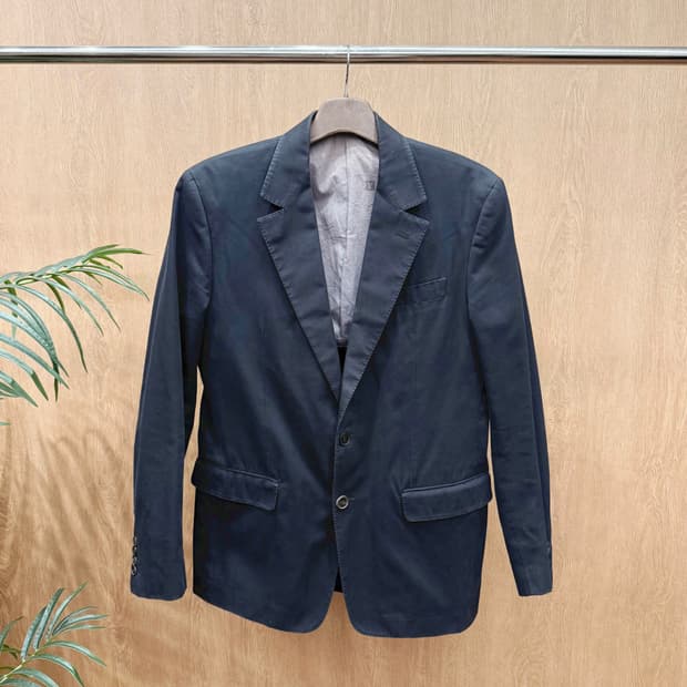 루이비통 싱글 자켓 투버튼 플랩 포켓 내부 지퍼 포켓 디테일 블랙