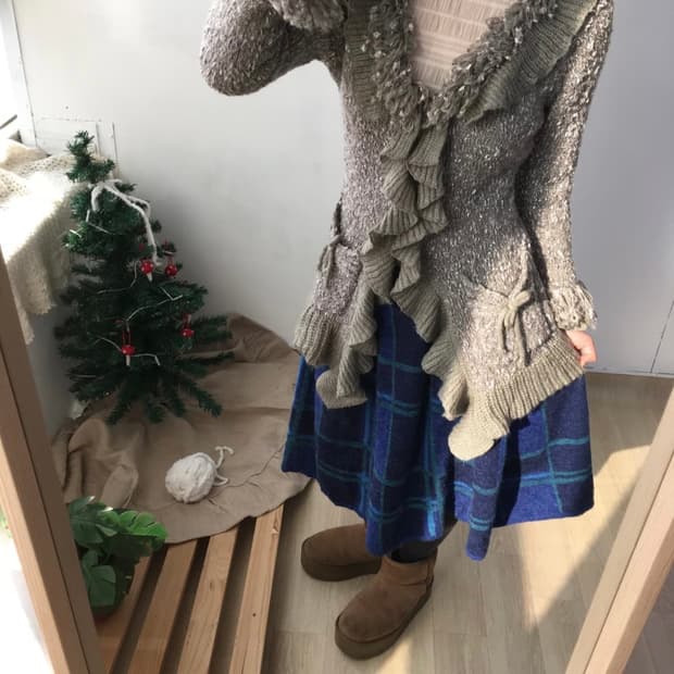 프릴 더플 버튼 리본 가디건