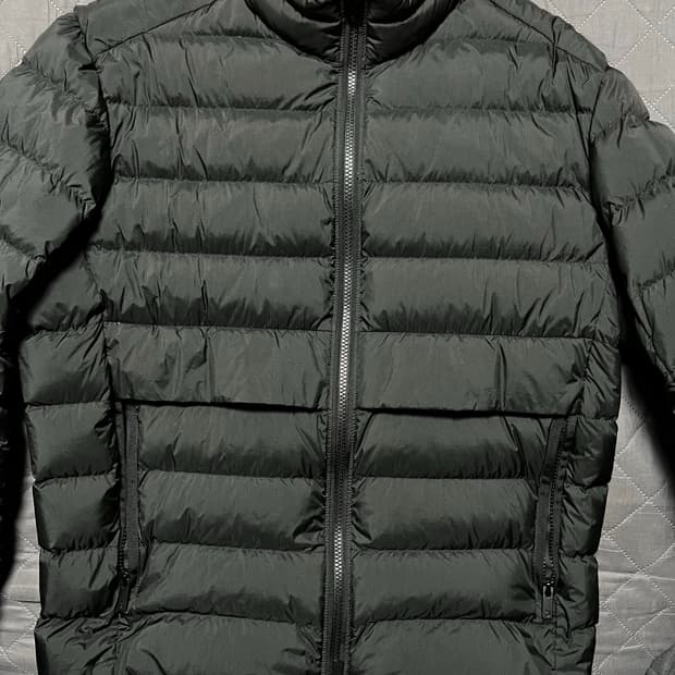 유니클로 JW앤더슨 경량패딩 (L)판매