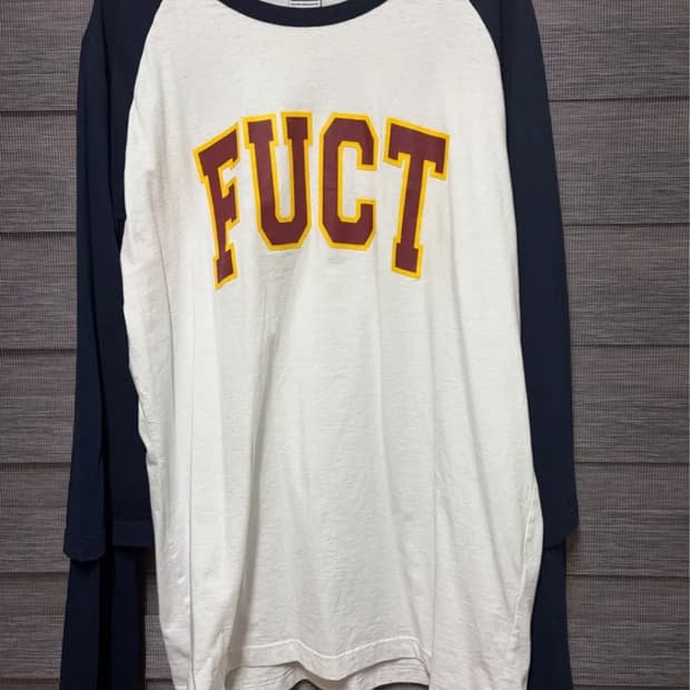 L) fuct 퍽트 롱슬리브