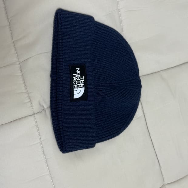 NE3BN50B 빅 로고 비니