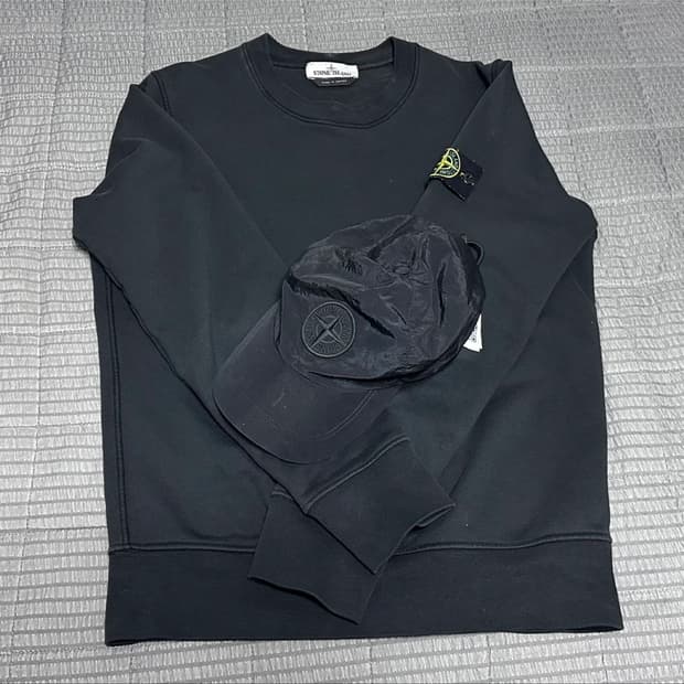 스톤아일랜드 맨투맨 모자