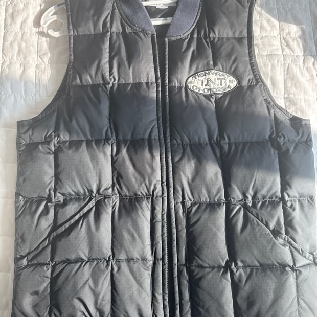 디스이스네버댓 패딩조끼 급처합니다