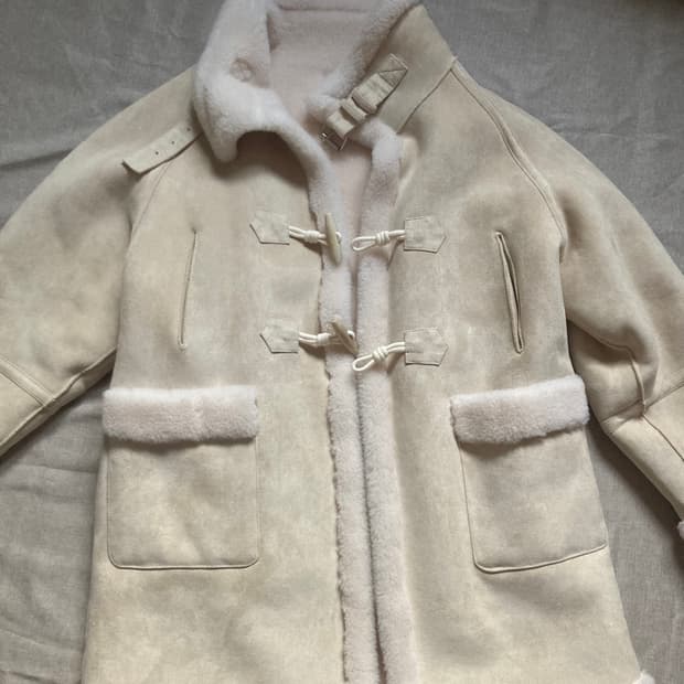 뮤제 100%램스울 리버시블 무스탕 아이보리