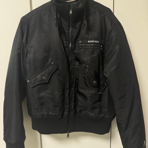 아캄 하이넥 봄버 자켓 블랙