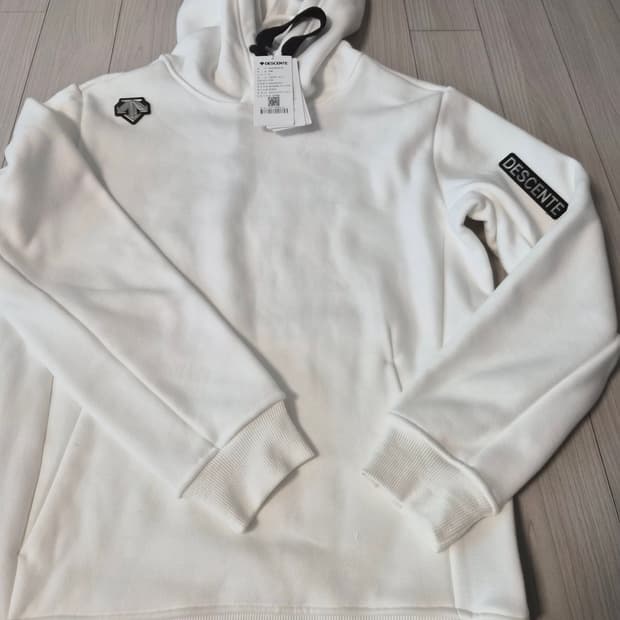 새상품택포 데상트 남녀공용 로고 포인트 후드티 85사이즈