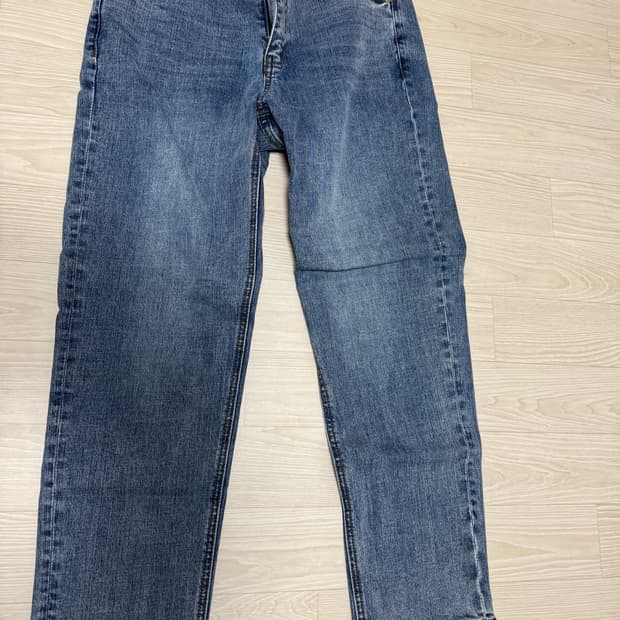 테이퍼드 핏 데님팬츠