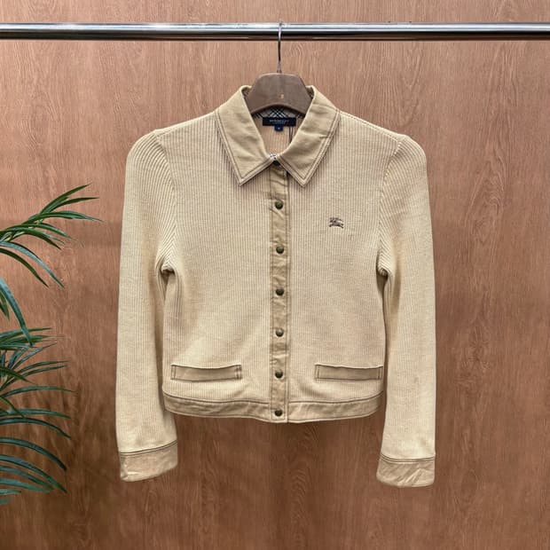 버버리 런던 코튼 리브드 니트 셔츠 자켓 나이트 로고 자수 디테일 베이지