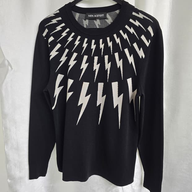 닐바렛 블랙 번개 니트 (1682)