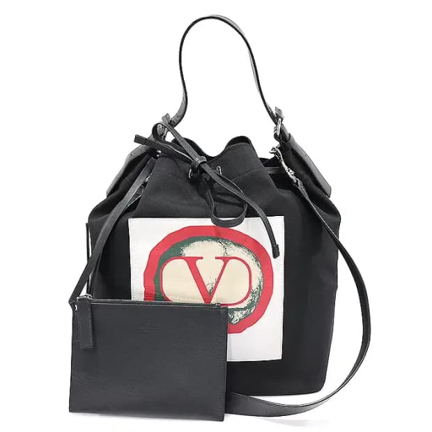 발렌티노 SY0B0868QQV 블랙 스컬 패치 버킷 CO18289VT