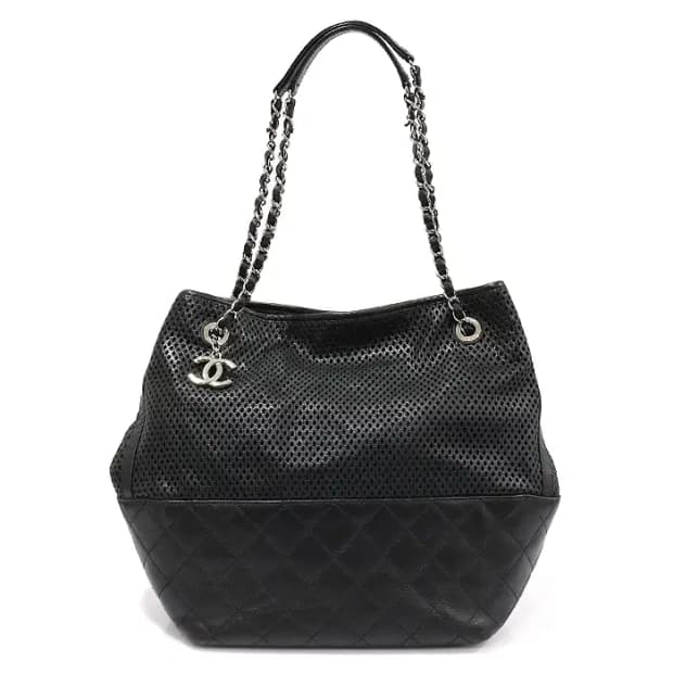 샤넬 블랙 퀄팅 퍼포 노스 사우스 은장 체인 숄더백 EP35761CH