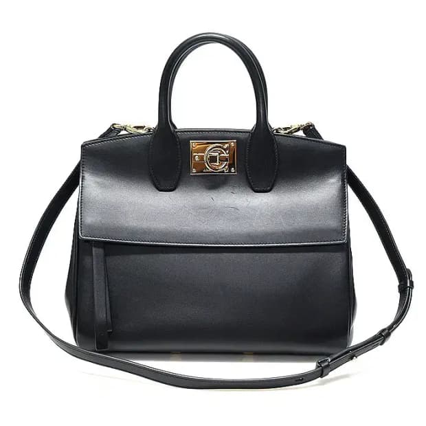 페라가모 21 H159 블랙 카프스킨 스튜디오 스몰 GG93606FE