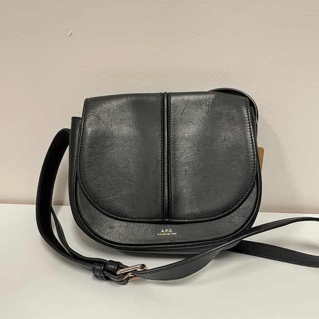 A.P.C (아페쎄) 베티백 블랙