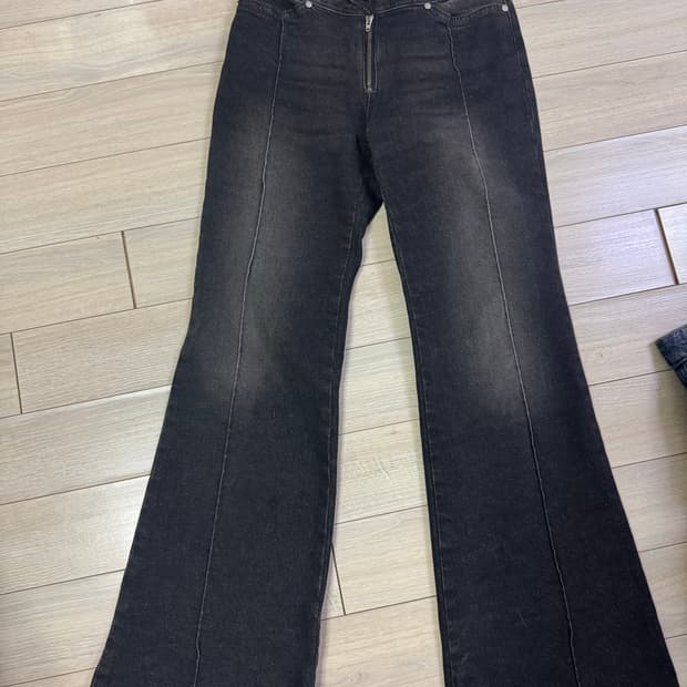 유즈 흑청 와이드부츠컷 데님 S