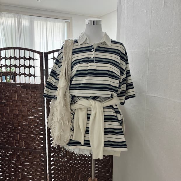 Over collar tee/Frill Cancan Skirt
