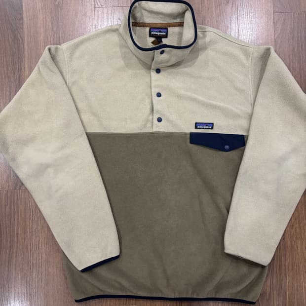 파타고니아 라이트웨이트 신칠라 베이지 탄 L사이즈