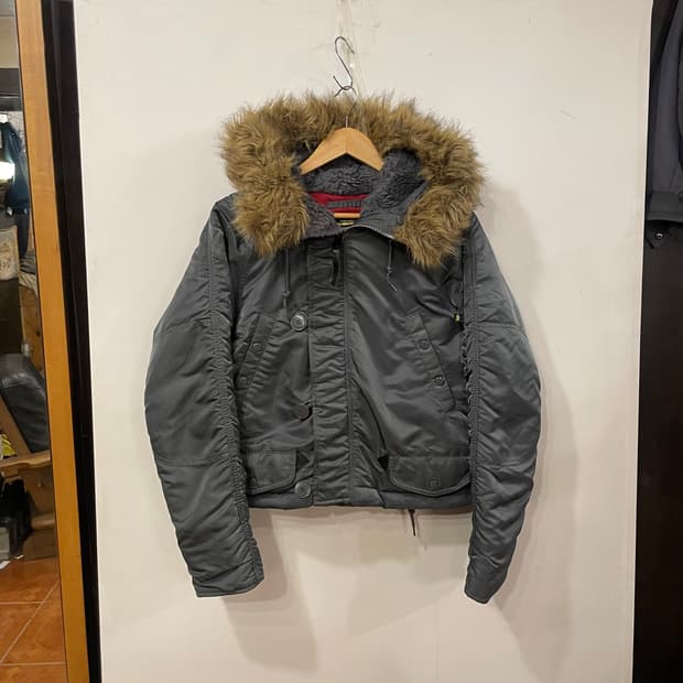 알파인더스트리 리메이크 크롭봄버 XS