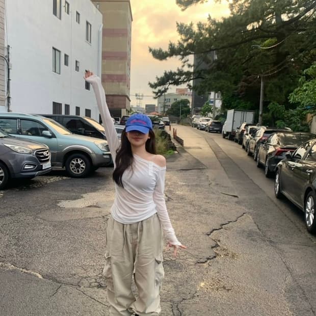 베르니 베르니마켓 Plate Slim Tee 아이보리