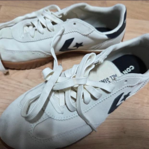 컨버스 런스타 트레이너255 팝니다