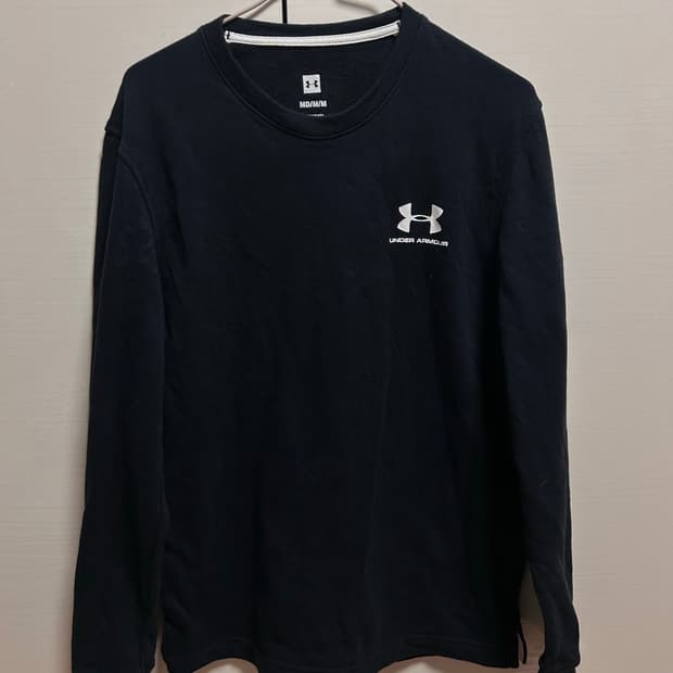 언더아머 블랙 티셔츠 M 사이즈