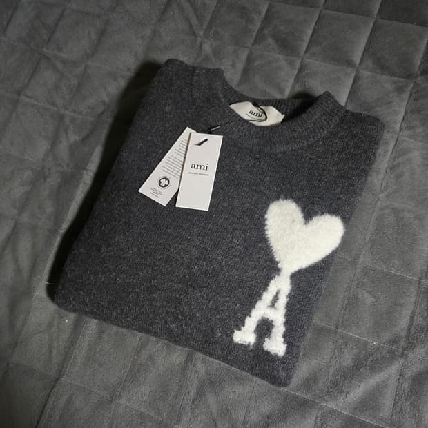 아미 알파카 크루넥 스웨터 인타르시아 니트
그레이 XL