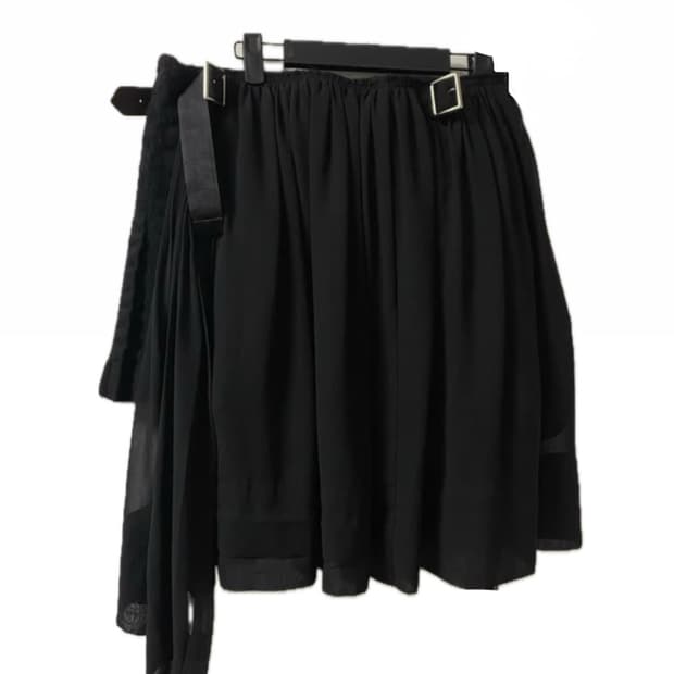 꼼데가르송 스커트 판매합니다