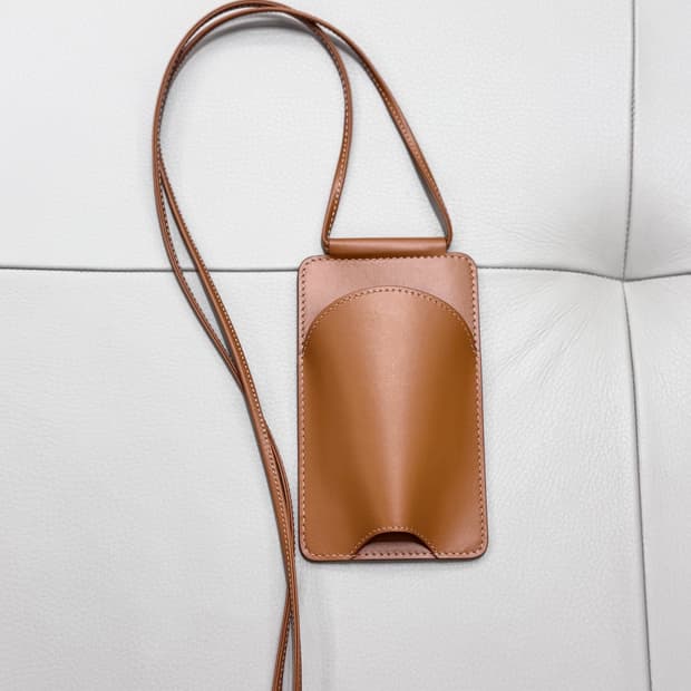 (새상품) 끌로에 가죽 스마트폰 카드 케이스 크로스백 