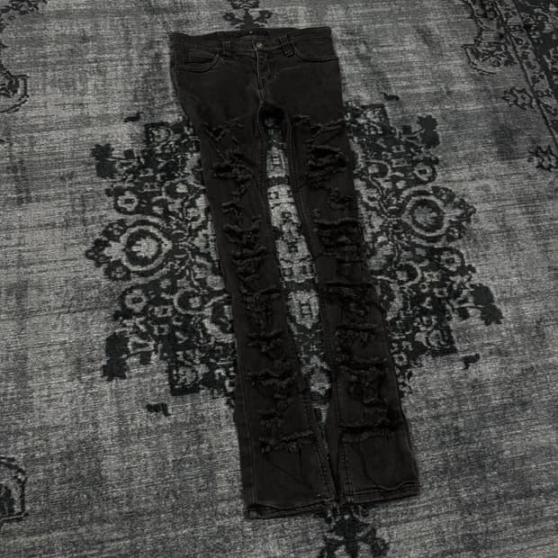 No id 00s distressed slim denim pants