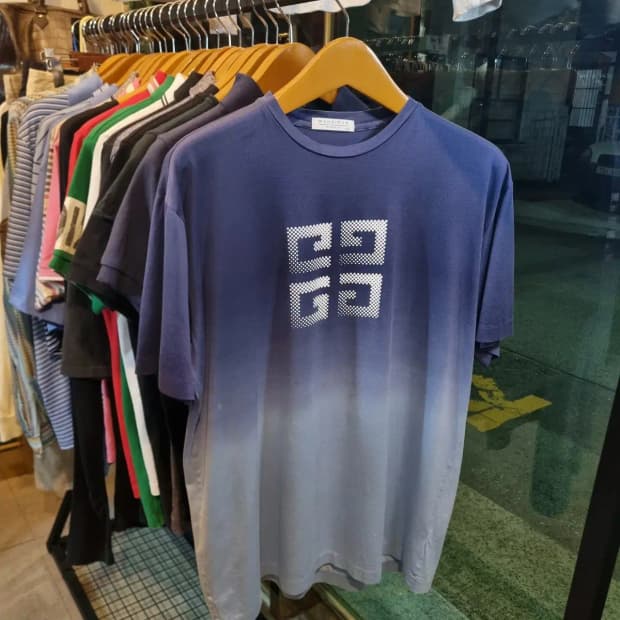 실사이즈 105 지방시 빅 로고 그라데이션 반팔티셔츠