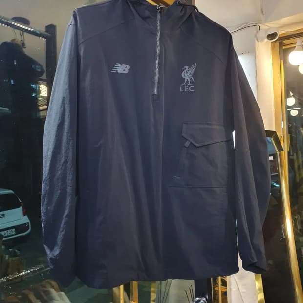 실사이즈 XL 뉴발란스 리버풀 대장급 끝판왕 아노락 반집업 바람막이