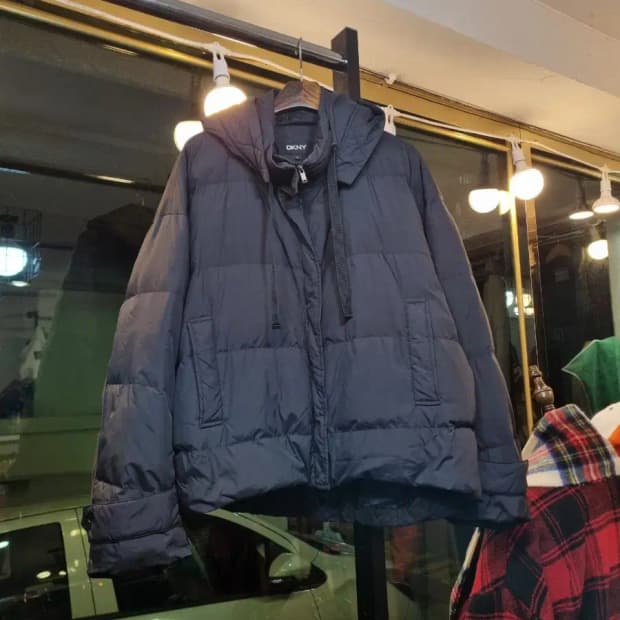 DKNY 스트링 포인트 경량패딩 실사이즈 크롭 55