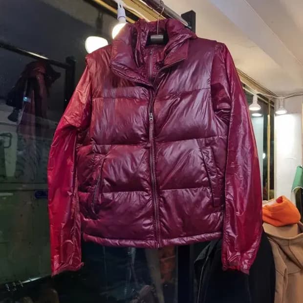 CP컴퍼니 바람막이 내장 패커블 48사이즈 패딩조끼 패쪼