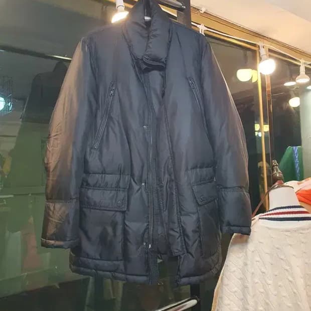 띠어리 남성 다운패딩 38사이즈