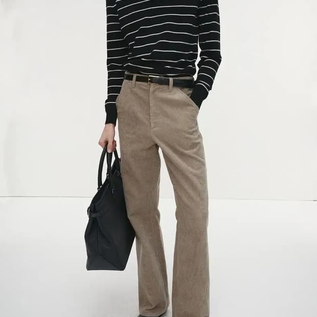 토니웩 코듀로이 플레어 팬츠 페일 베이지 34 사이즈 판매합니다.