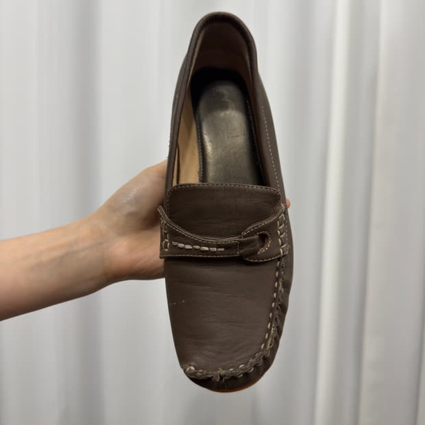 leather flat shoes