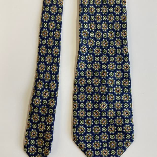 트루사르디 넥타이