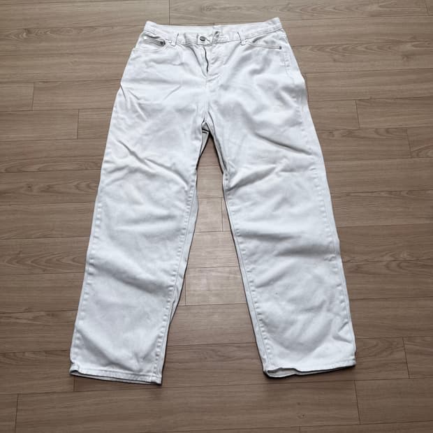 화이트 진 / 하얀 바지 I CREAM CHIP / CROP TAPERE