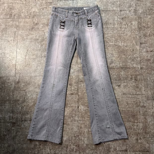 아일렛 디테일 핑크 워싱 부츠 컷 데님